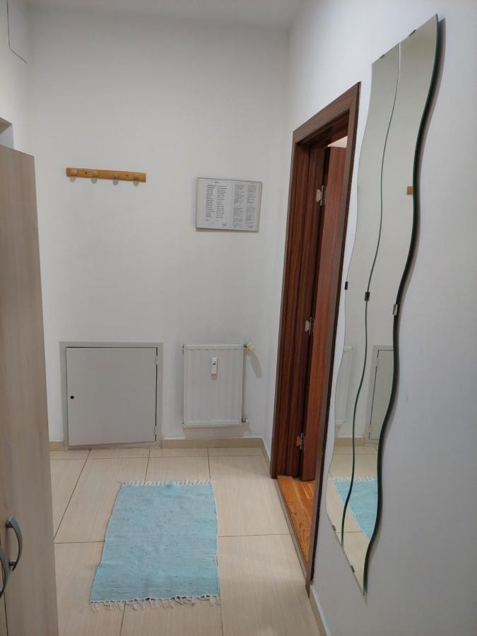 Smiley 2 - Subotica Centar Appartement Buitenkant foto